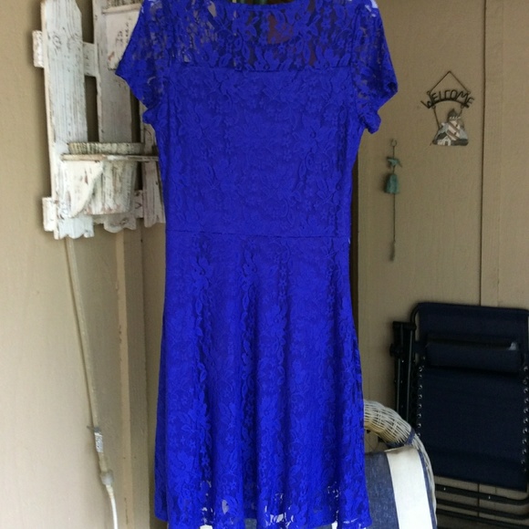 Dress - Picture 2 of 3